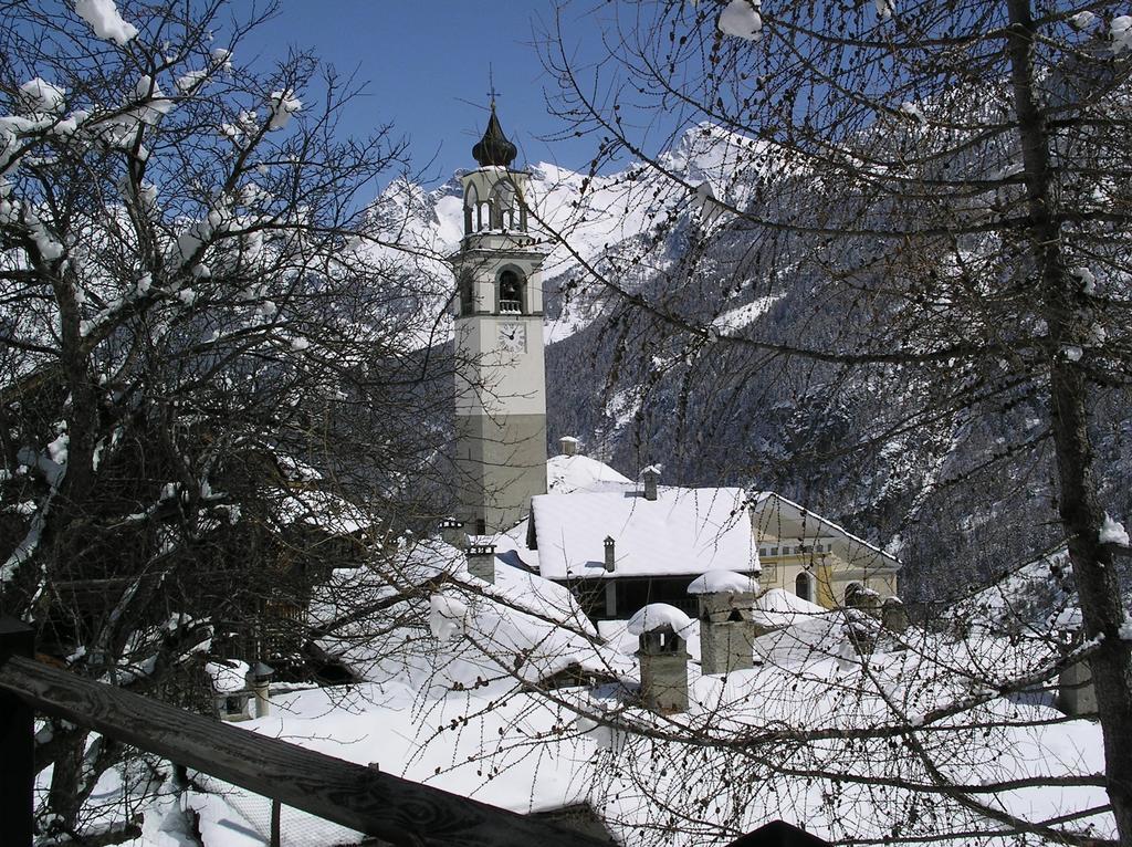 Residence Lo Peyo Champoluc Buitenkant foto