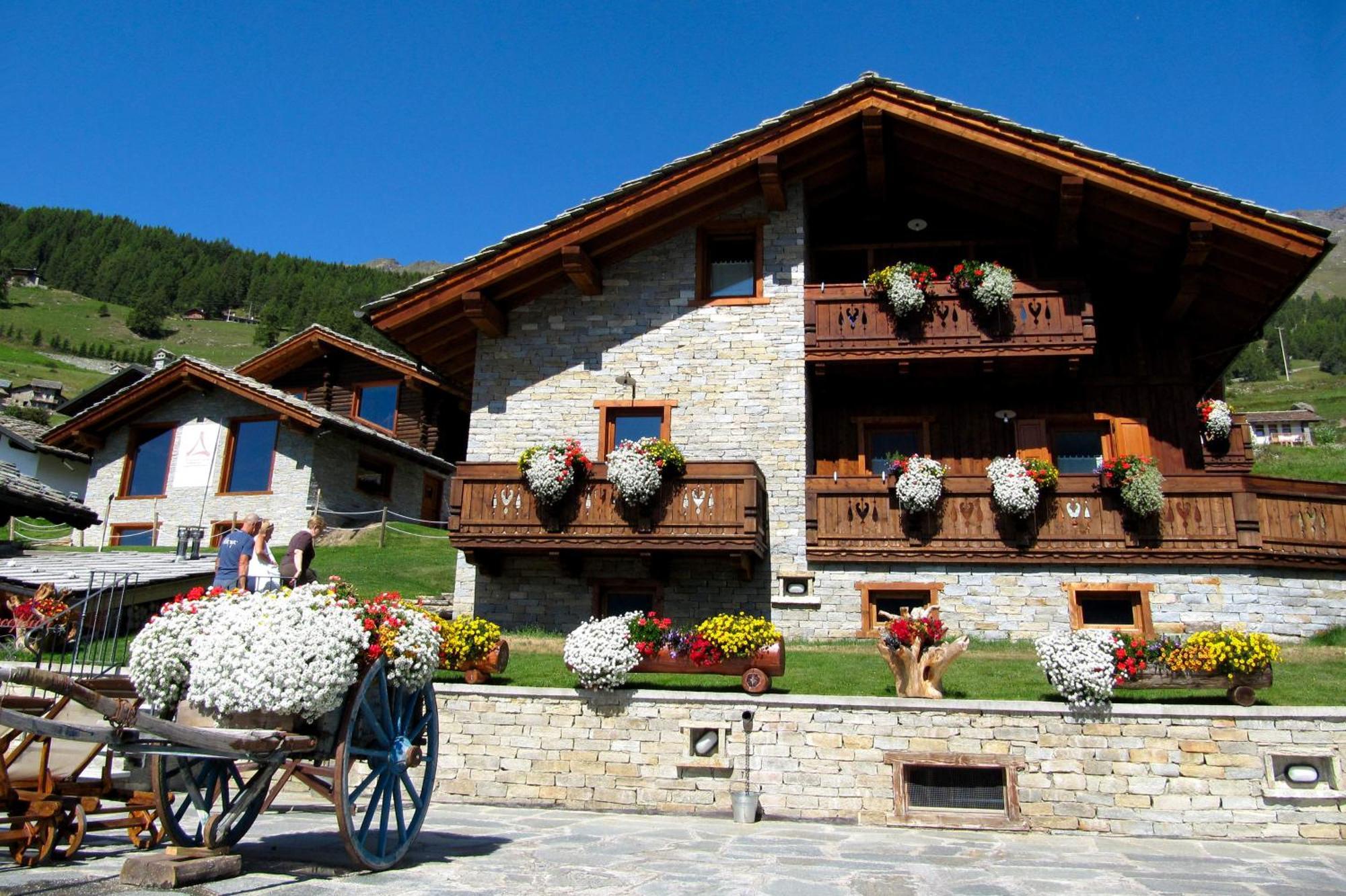 Residence Lo Peyo Champoluc Buitenkant foto