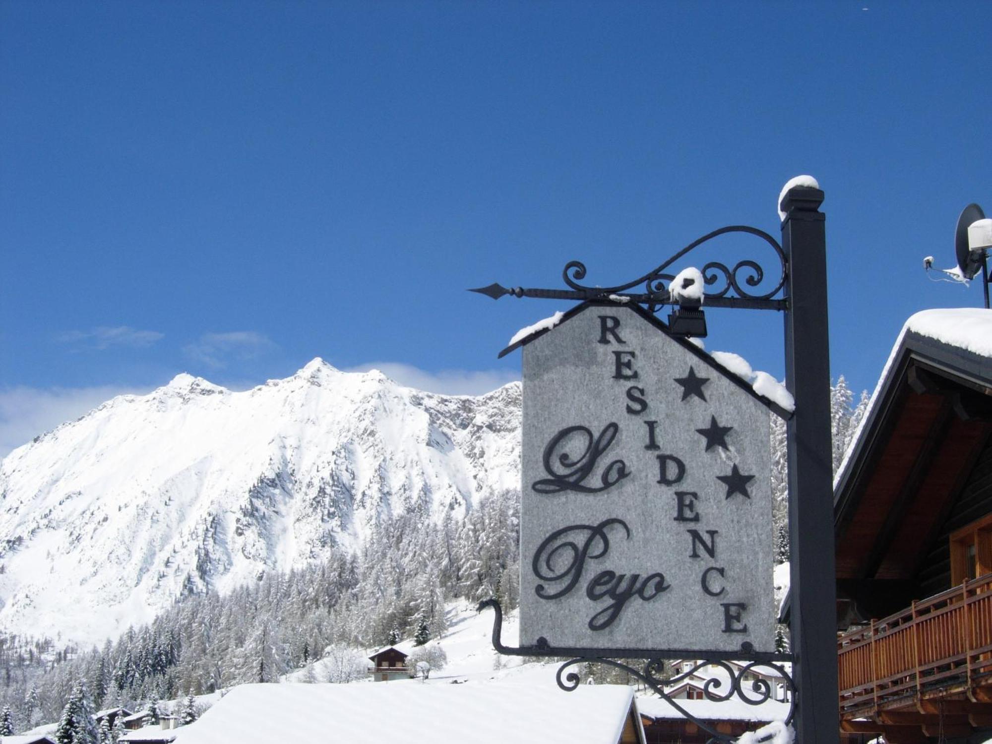 Residence Lo Peyo Champoluc Buitenkant foto
