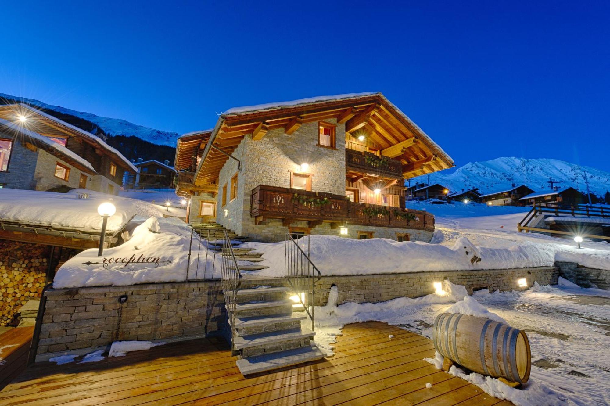 Residence Lo Peyo Champoluc Buitenkant foto